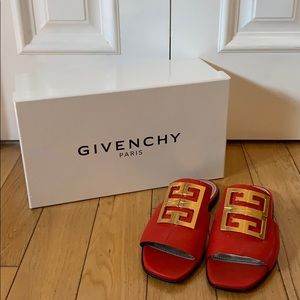 Givenchy 4G Leather Sandals in Grained Leather